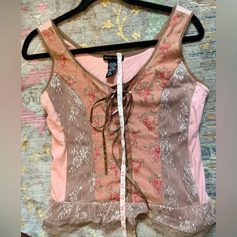 New York & Company Y2K Pink Floral Lace Blouse - Picture 4 of 5